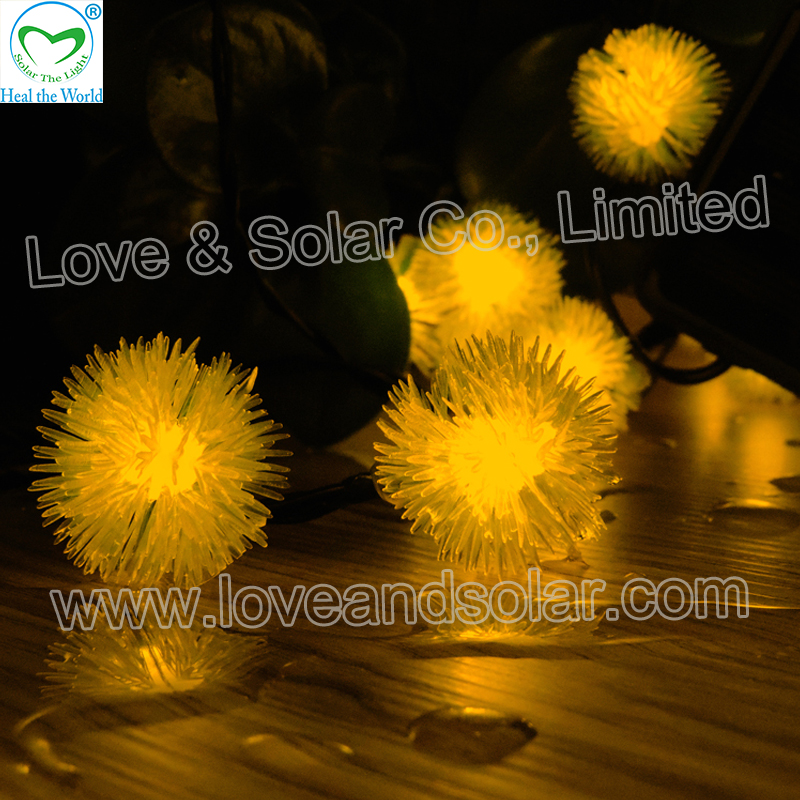 Puffer Ball Solar Holiday Decoration Light